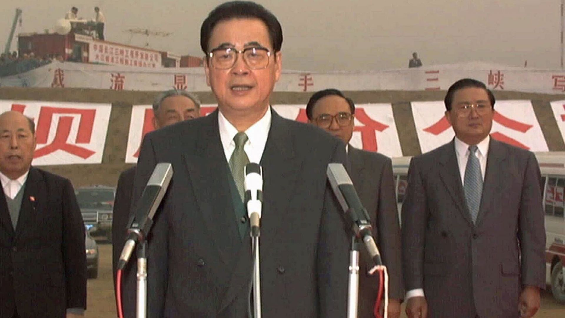 Бившият твърдолинеен китайски премиер Ли Пън известен с това че