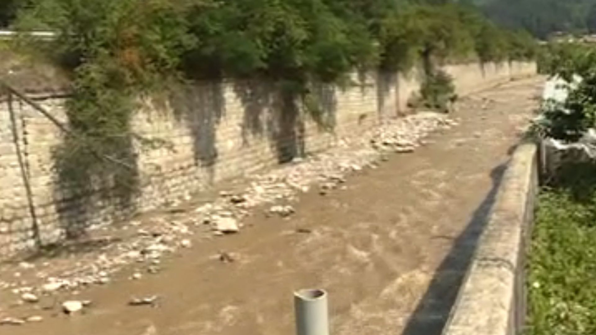 Река Черна Места която минава през едноименното село в община