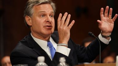 Директорът на ФБР Кристофър Рей каза пред в Уолстрийт джърнъл че