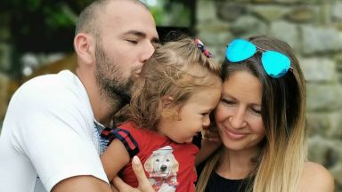 Атанас Месечков стана отново баща на годишнината от сватбата си