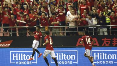 Манчестър Юнайтед продължи с победите, този път жертва бе Тотнъм