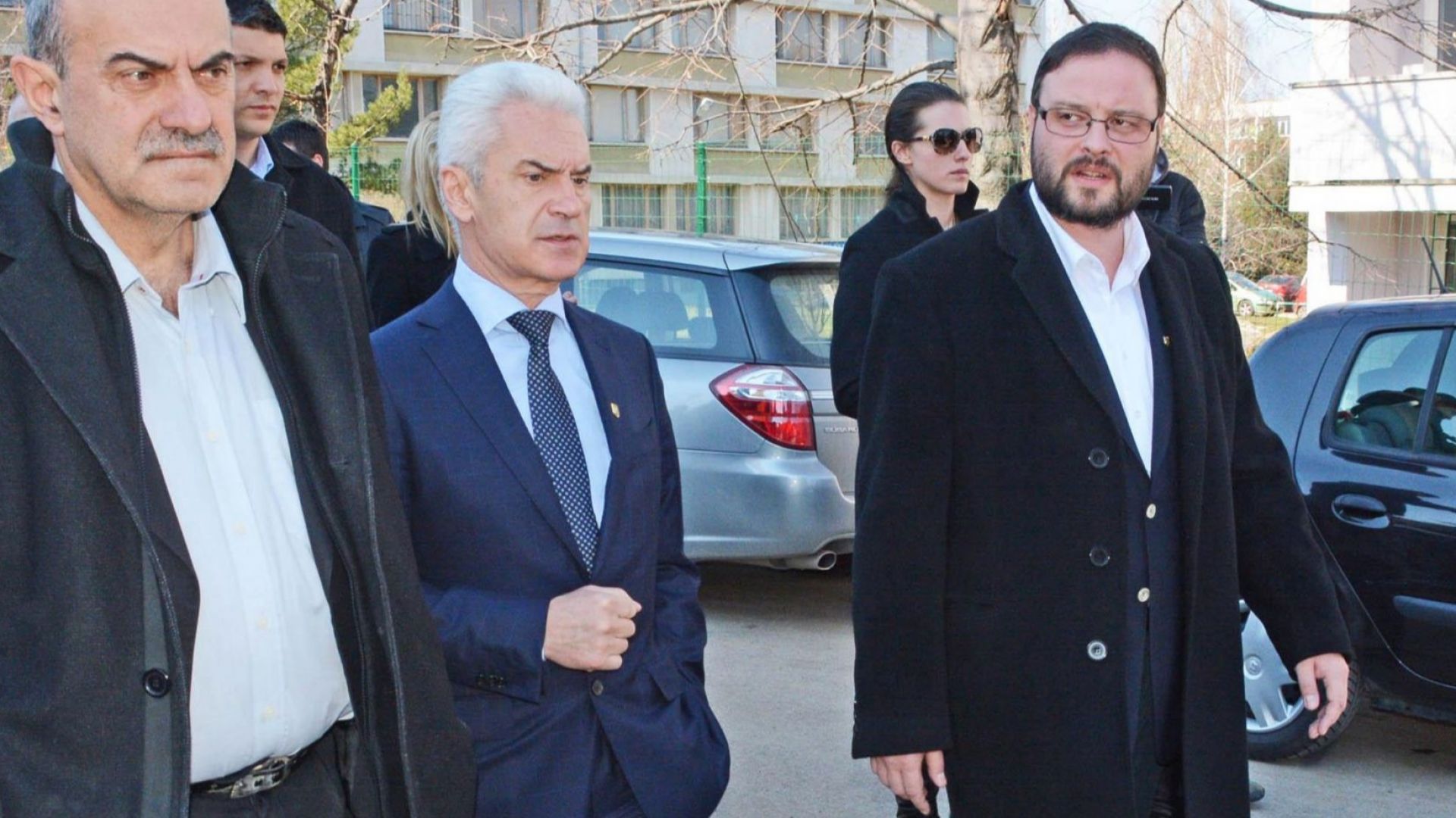 Председателят на парламента Цвета Караянчева обяви в началото на днешното