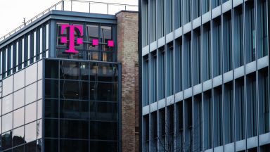  Американски регулатор одобри сливането на T-Mobile US Inc. и Sprint Corp. за 26 млрд. долара 