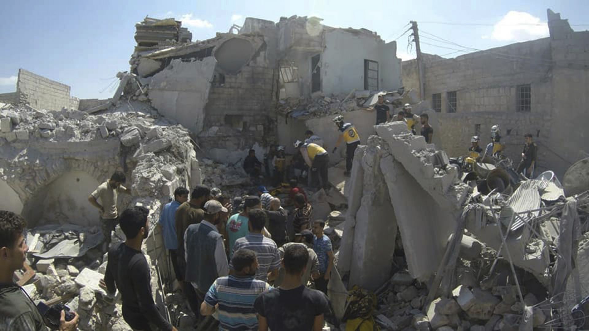 Вижте драматичната снимка с 3 сирийски деца, която порази света