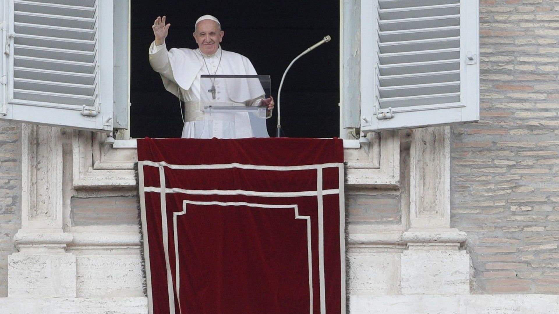 Папа Франциск призова правителствата за бързи и решителни действия, за