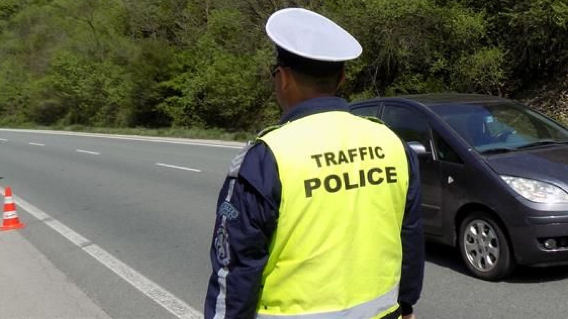 Мъж загина при катастрофа между тир и три леки автомобила