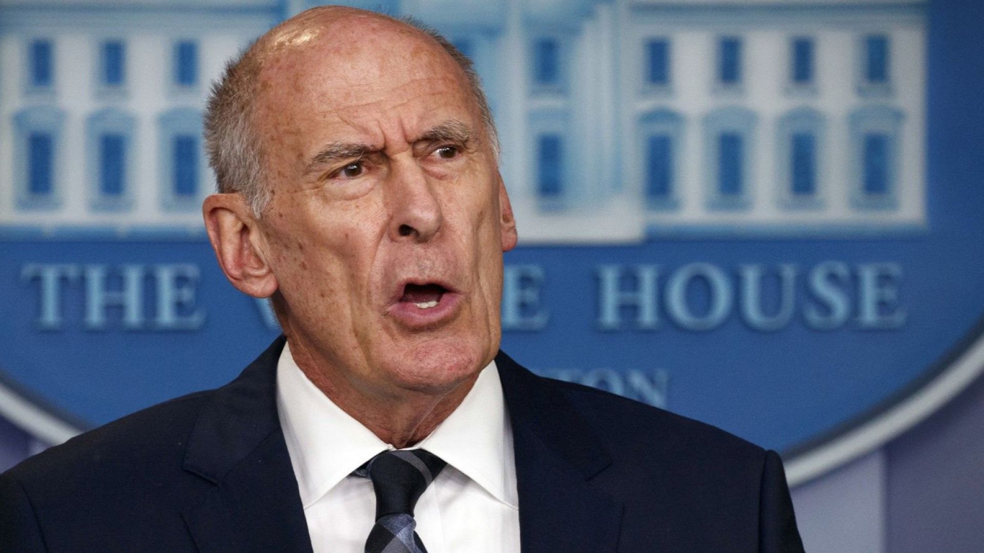 Президентът Доналд Тръмп съобщи че директорът на Националното разузнаване на