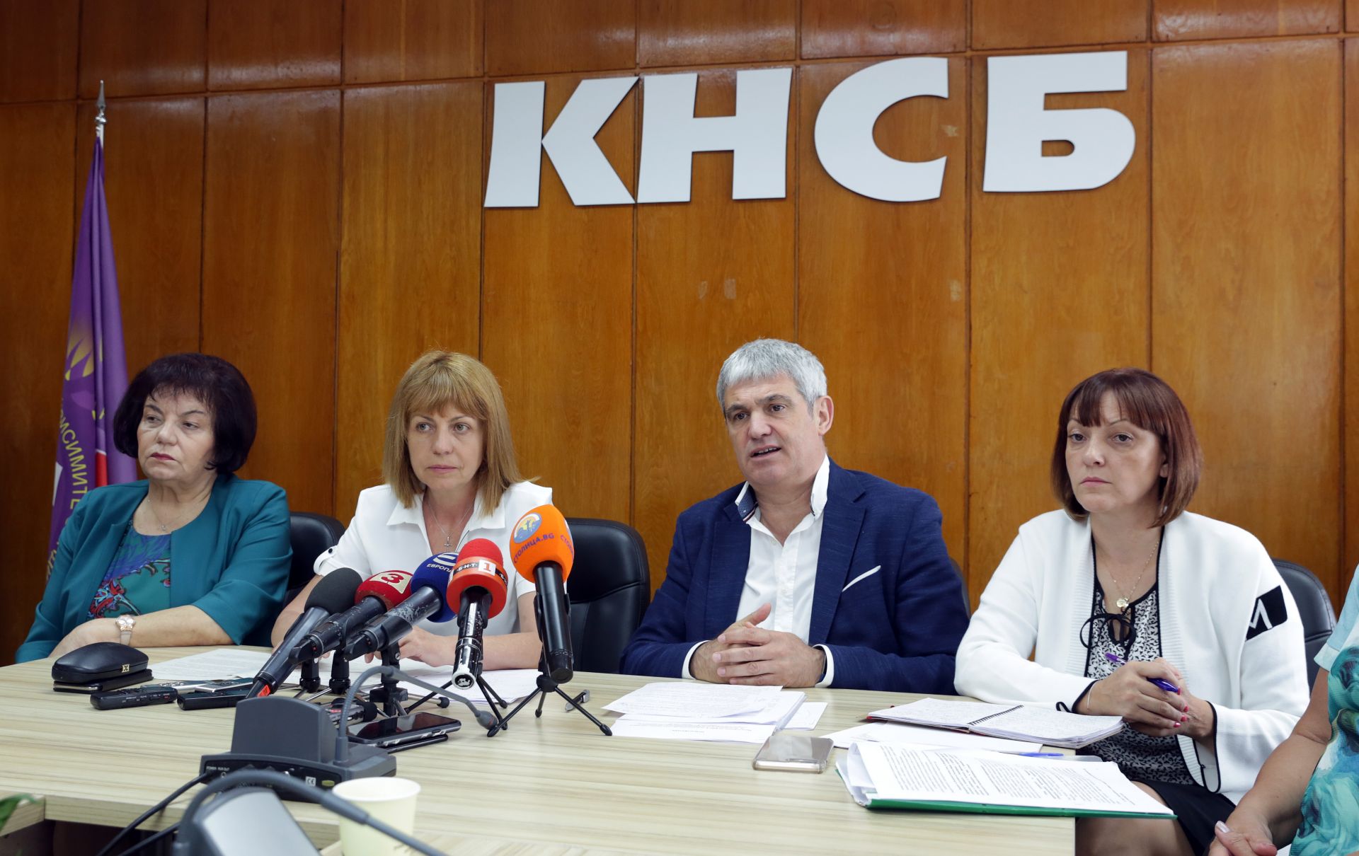 Президентът на КНСБ Пламен Димитров и столичният кмет Йорданка Фандъкова отчетоха изпълнението на споразумението за сътрудничество между синдиката и общината от 2015 г. 