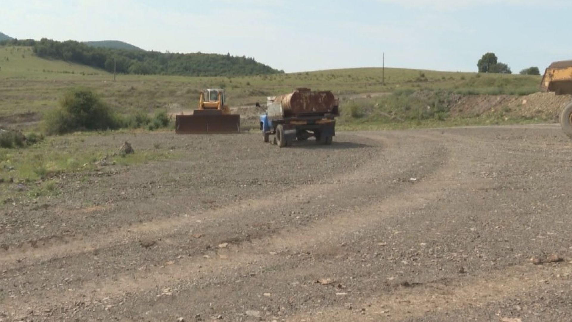 Тонове животински отпадъци са изхвърлени в рудници до сливенското село