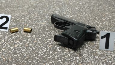 Неизвестни са стреляли по къща в кв Родина 4 в