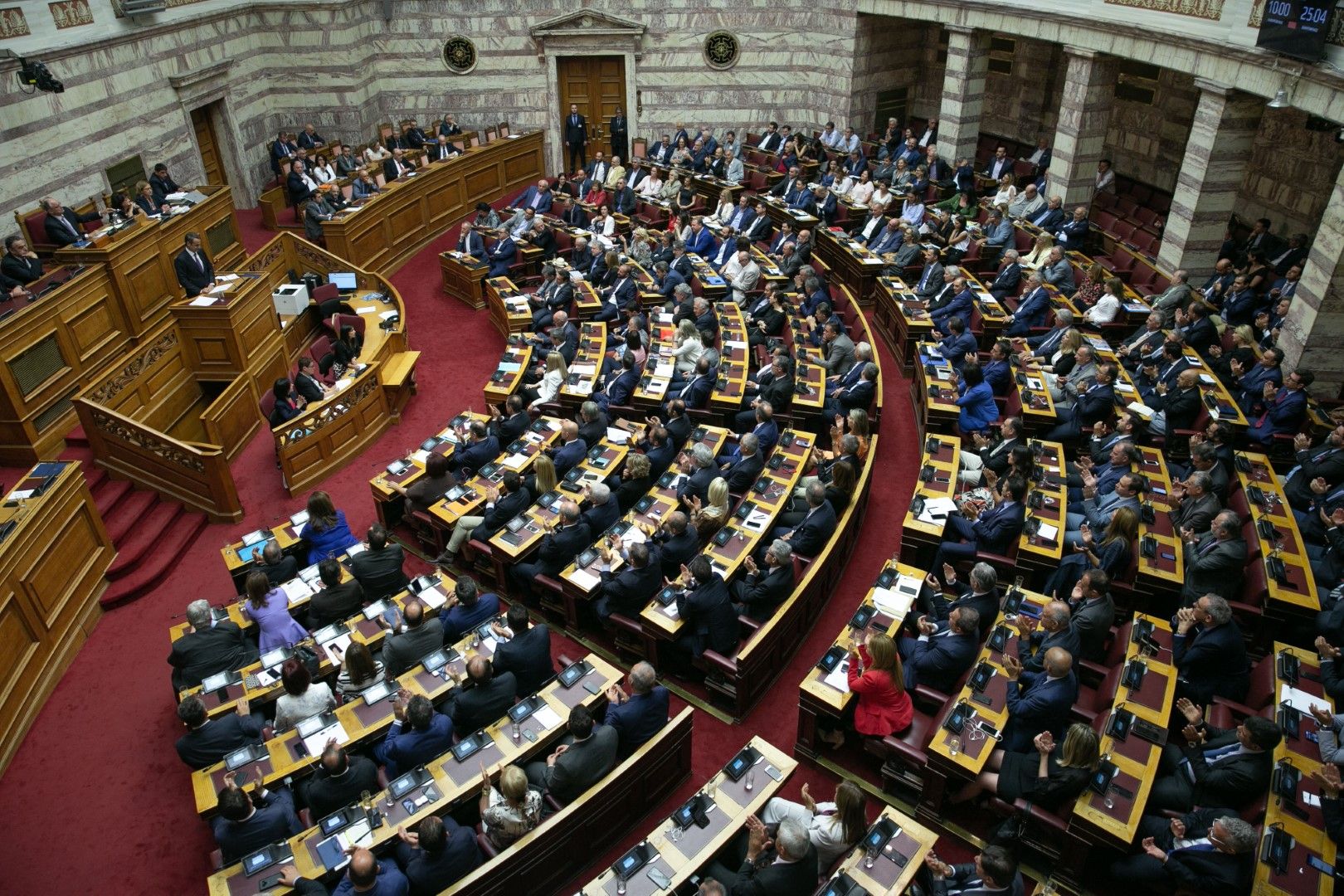 Кириакос Мицотакис говори пред гръцките депутати
