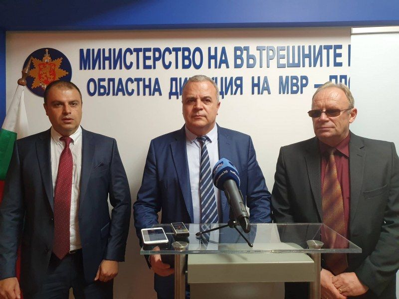 Йордан Рогачев (вляво) и Стефан Балабанов (в средата)