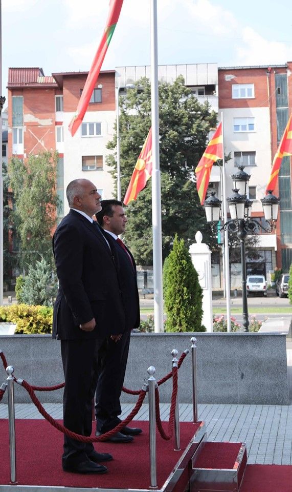 Премиерите Борисов и Заев демонстрират добри отношения, но въпреки това решение още не е намерено
