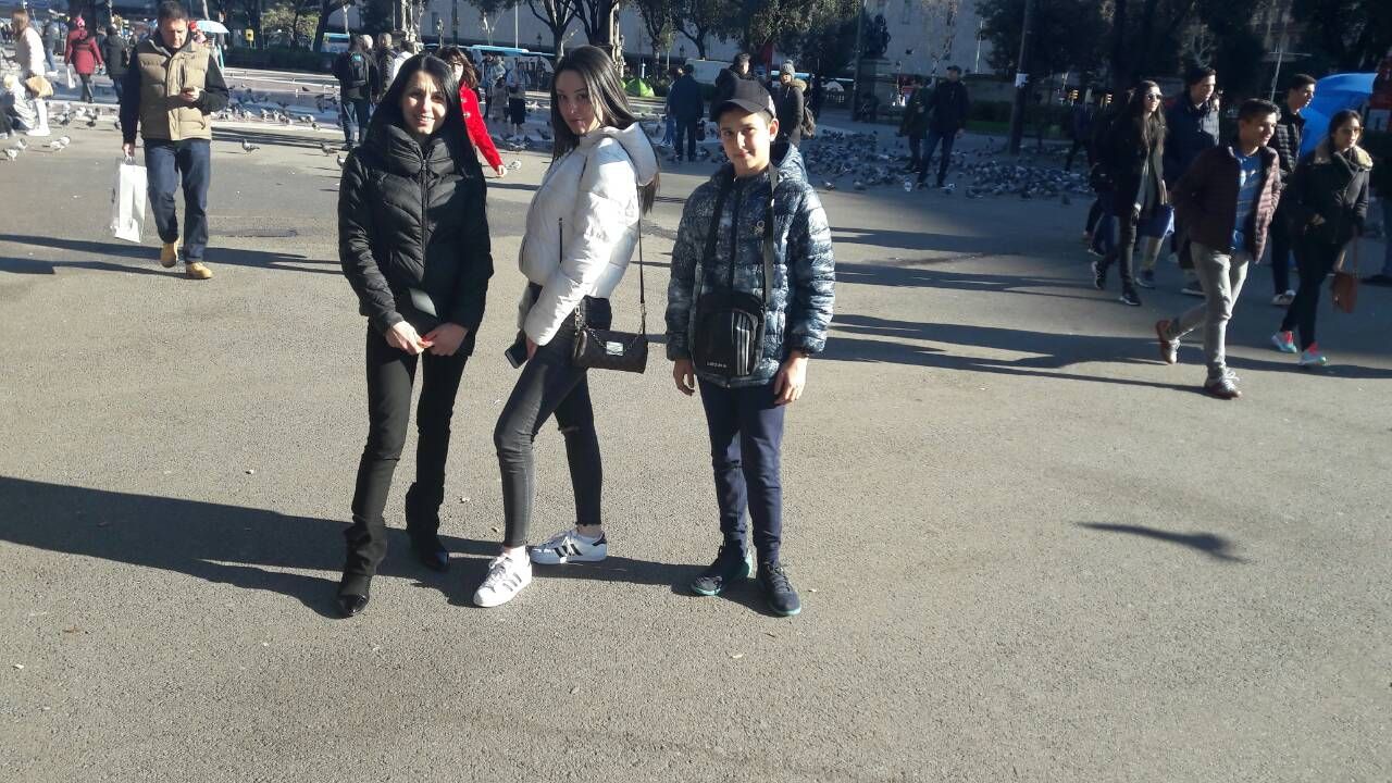 Катя Котева с дъщеря си Роберта и сина си Марио