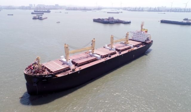 „Плана“ маневрира в района на китайската корабостроителница Jiangsu New Yangzi Shipbuilding Co., Ltd.