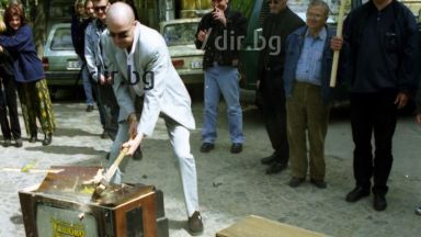 В неверни твърдения обвиниха лидера на Има такъв народ Слави