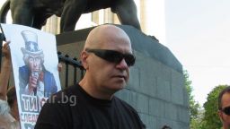 Слави Трифонов представи кандидат-депутатите си, шоуменът води две от листите 