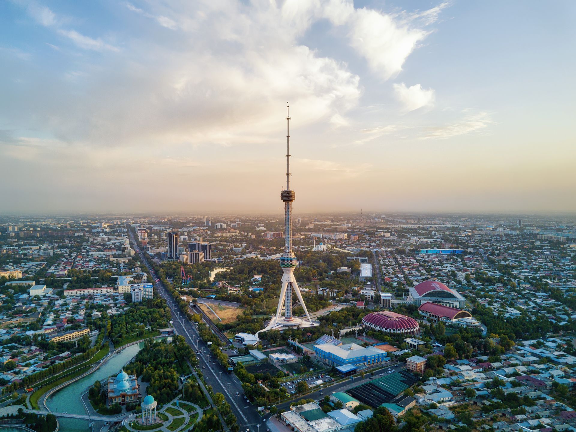 Откриването на новия офис в Ташкент е още едно парче от пъзела в стратегията на логистичната фирма по Пътя на коприната. (Източник: Лукас Бишоф)
