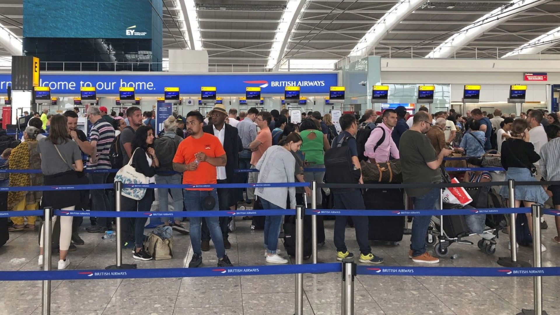 Хийтроу приключва с ограничението от 100 000 отпътуващи пътници на ден