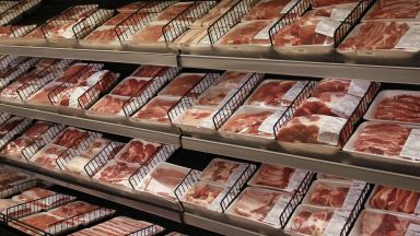 Вдигат спекулативно цената на свинското
