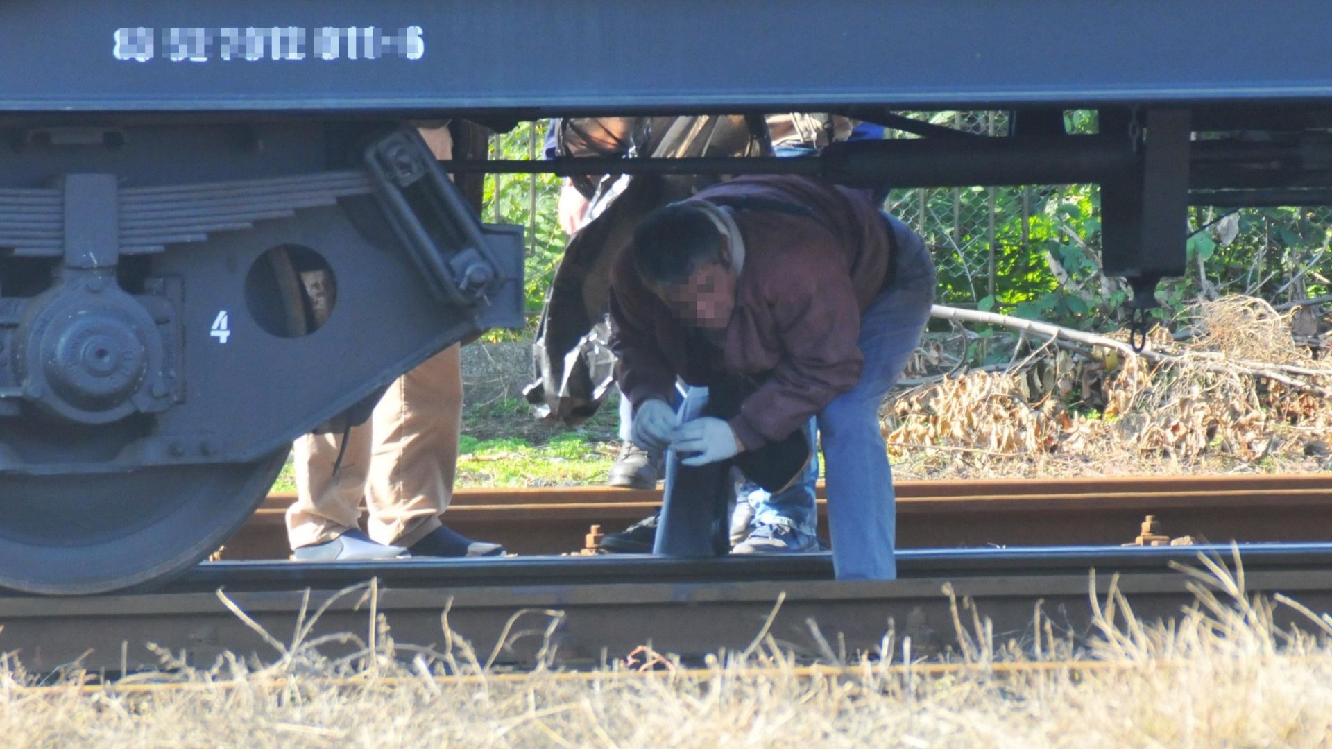 След поредно грубо нарушение при преминаване през жп прелез е