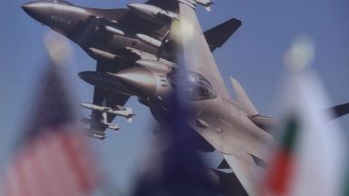 Придобиването на изтребителите F-16 се отлага