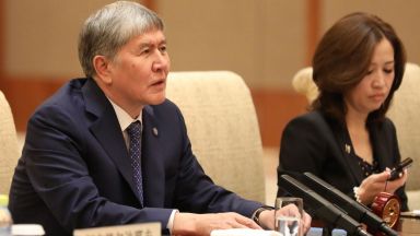  Ожесточени конфликти при ареста на някогашния президент на Киргизстан 