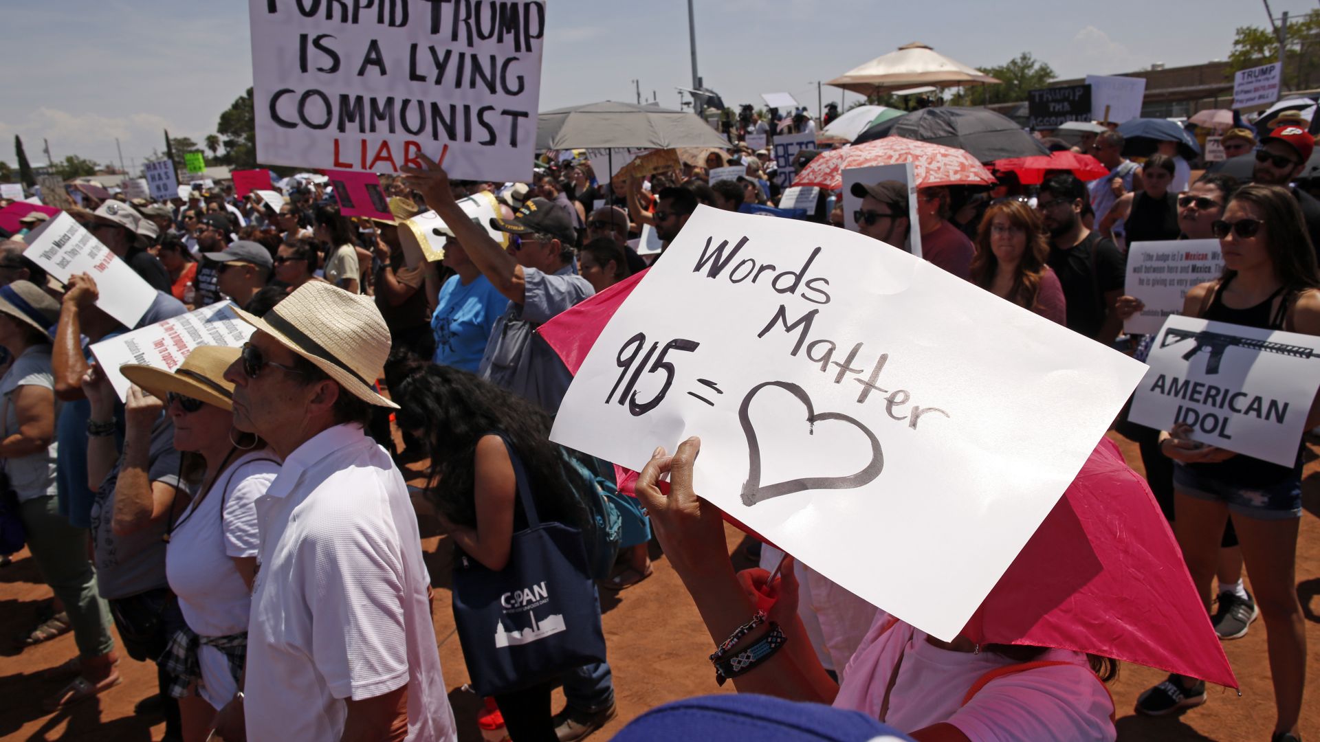 Американският президент Доналд Тръмп иска да реши проблема с масовите