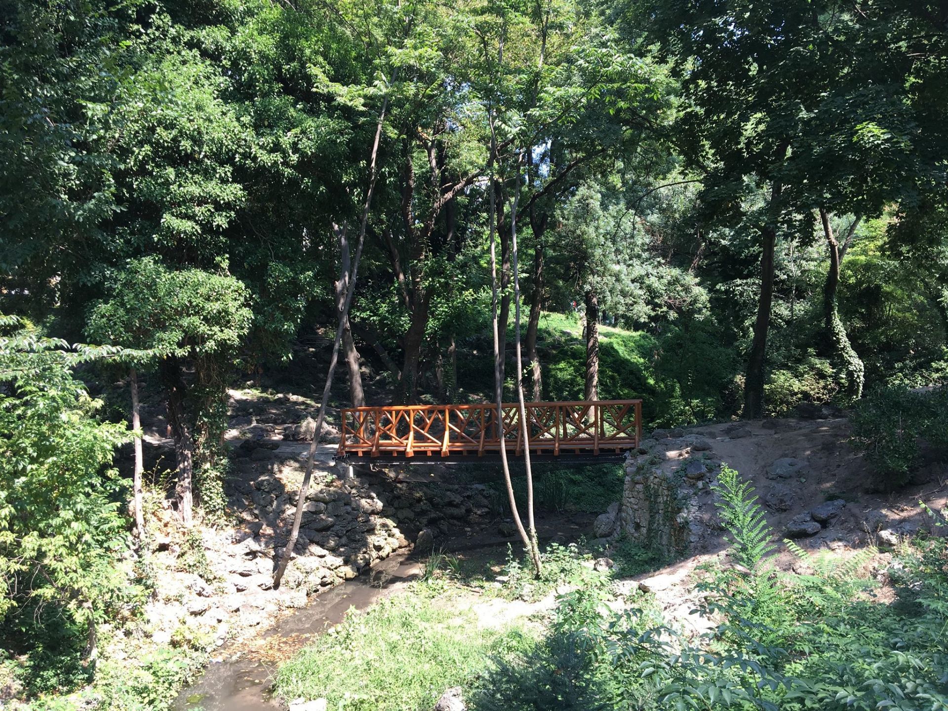 Мостът на желанията в Морската градина