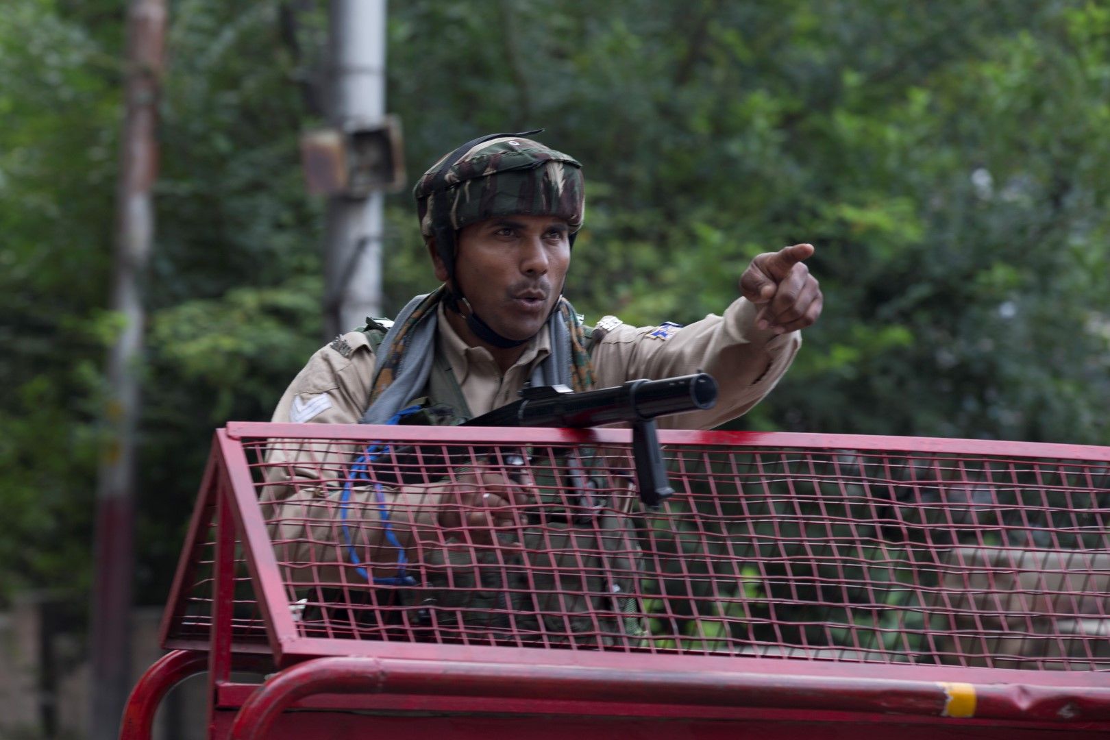 Индия разположи паравоенни части в Кашмир