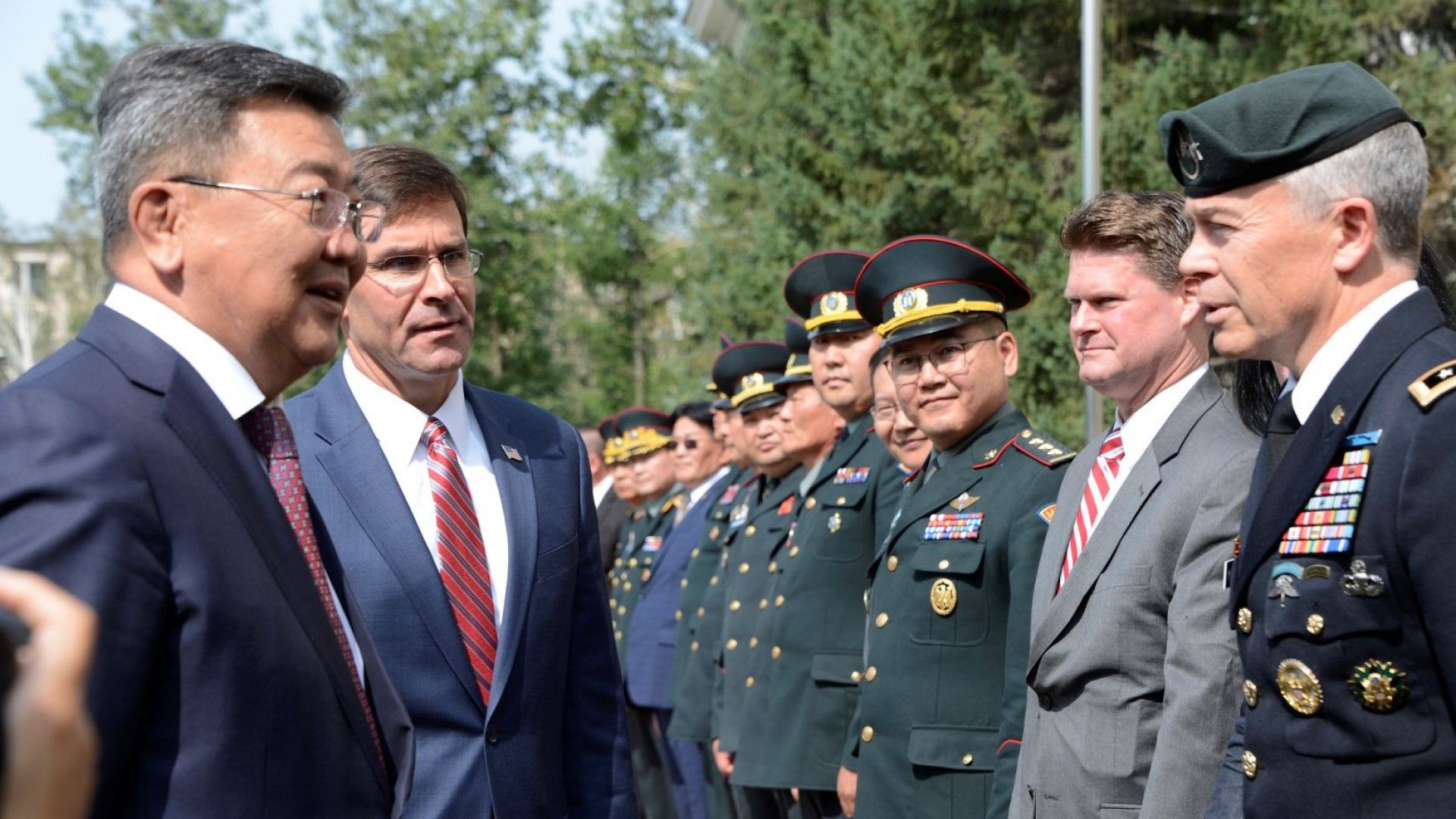 Министърът на отбраната на САЩ посети стратегическия партньор Монголия