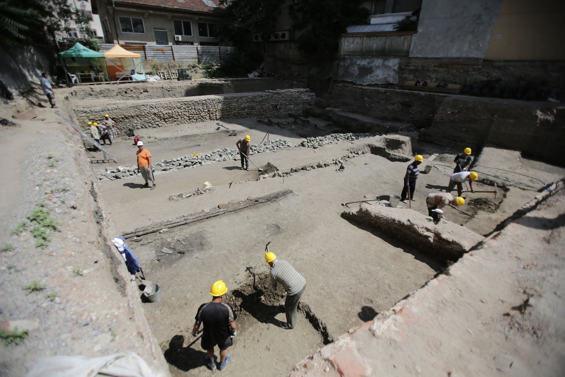 Разкопките на ул. „Екзарх Йосиф“, където се издига част от северната крепостна стена на Сердика