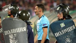 И съдиите се включиха в размяната на декларации, отрекоха външна намеса в комисията
