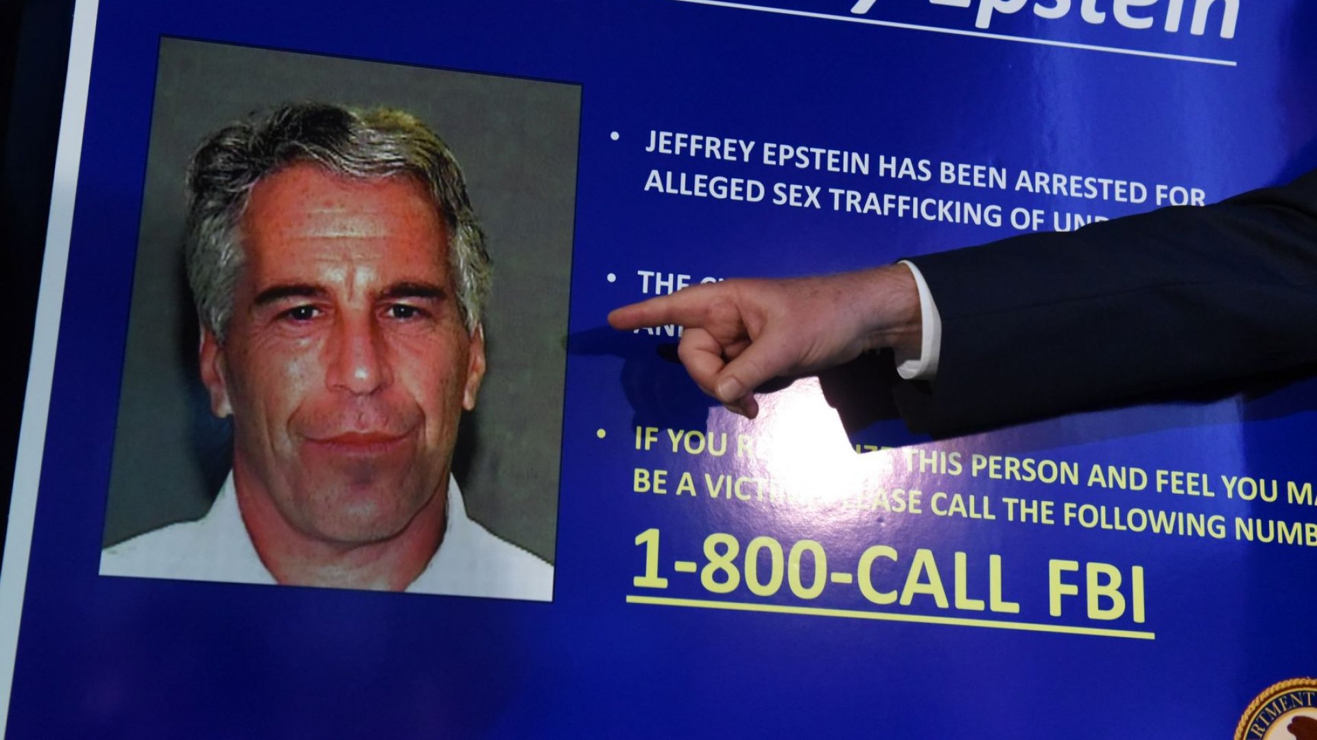 Американският финансов магнат Джефри Епстийн обвинен в организирането на проституция