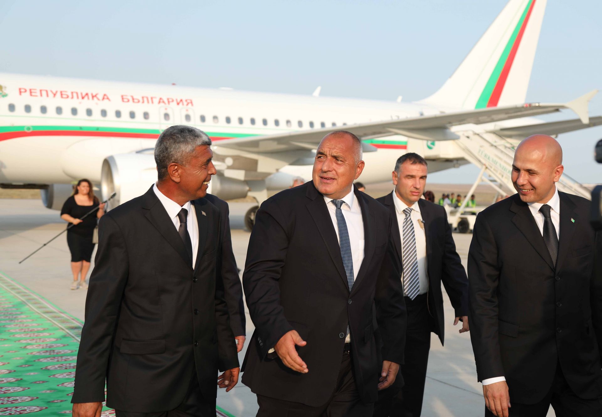 Бойко Борисов пристигна в Туркменистан, където водената от него делегация ще бъде на тридневно посещение