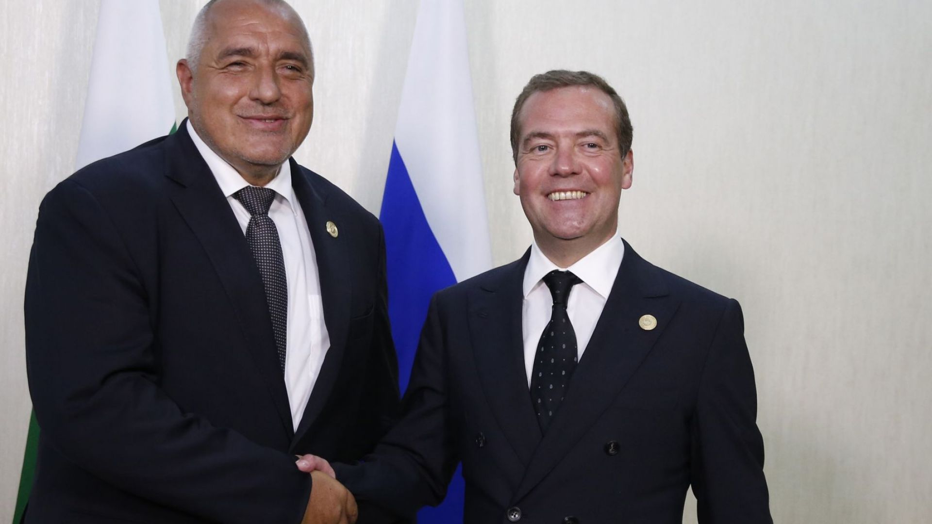 Медведев: От съчетаване на Черноморския и Каспийския регион ще печелят и Русия, и България
