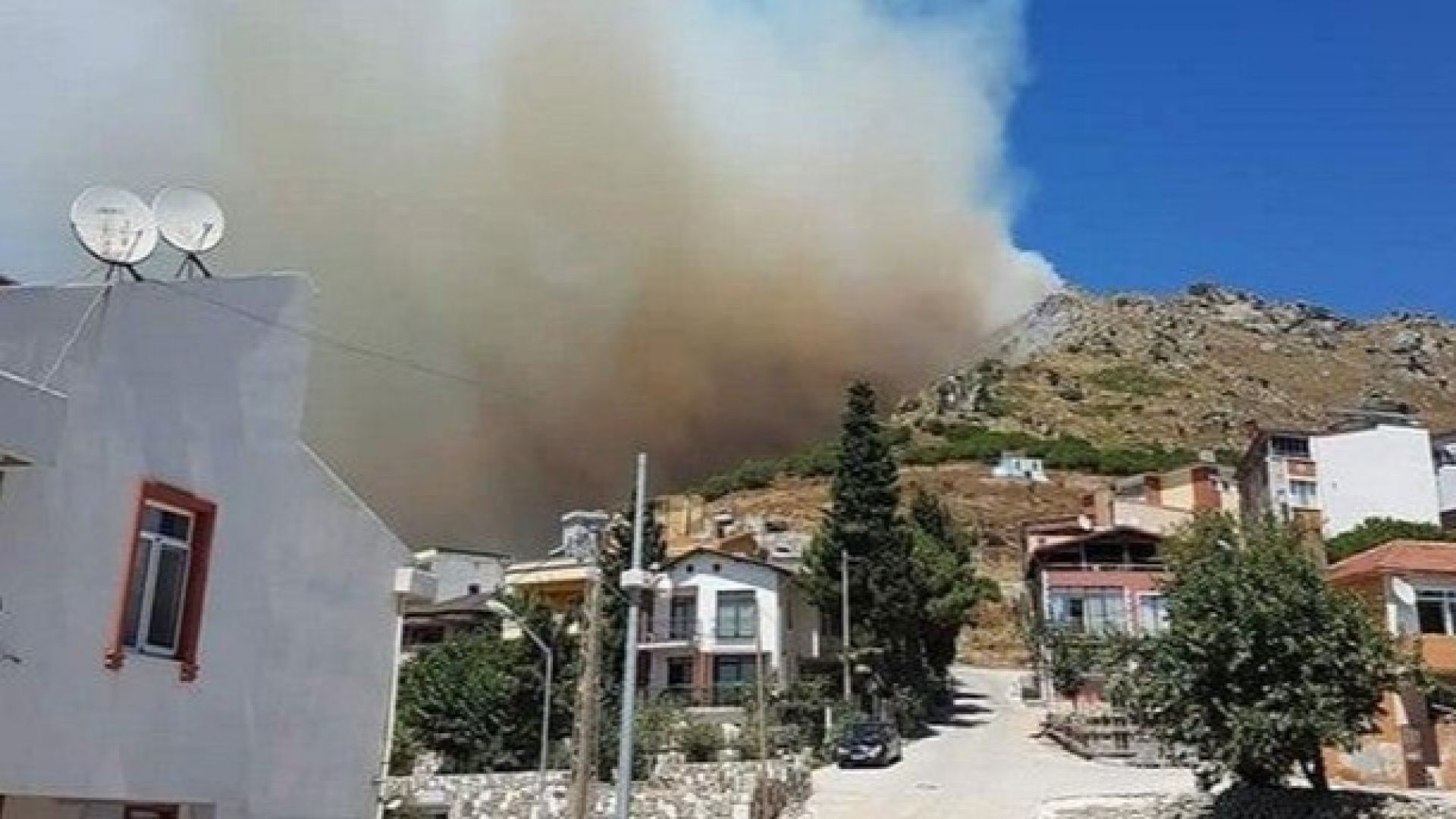 30 души са пострадали при пожар на турския о-в Мармара