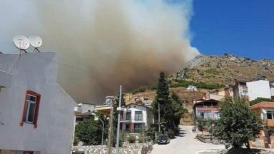  30 души са потърпевши при пожар на турския о-в Мармара 