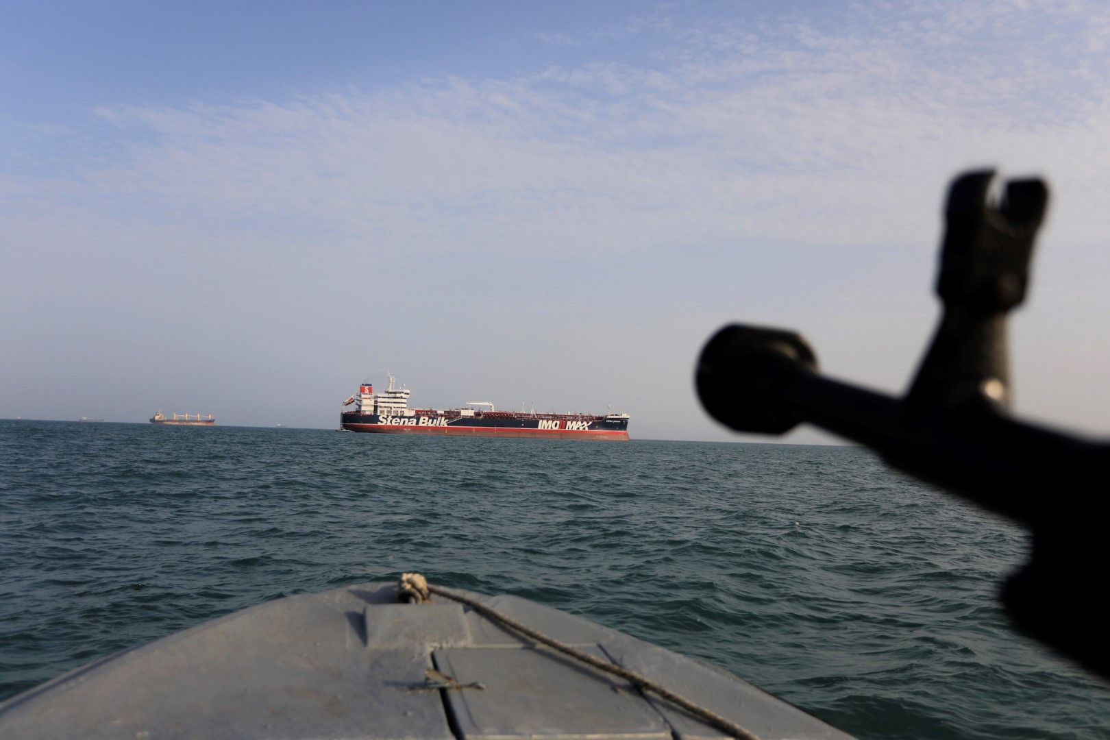 Кораб на Иранската революционна гвардия е насочил оръжие към британския танкер „Стена Имперо”, арестуван Ормузкия пролив на 19 юли