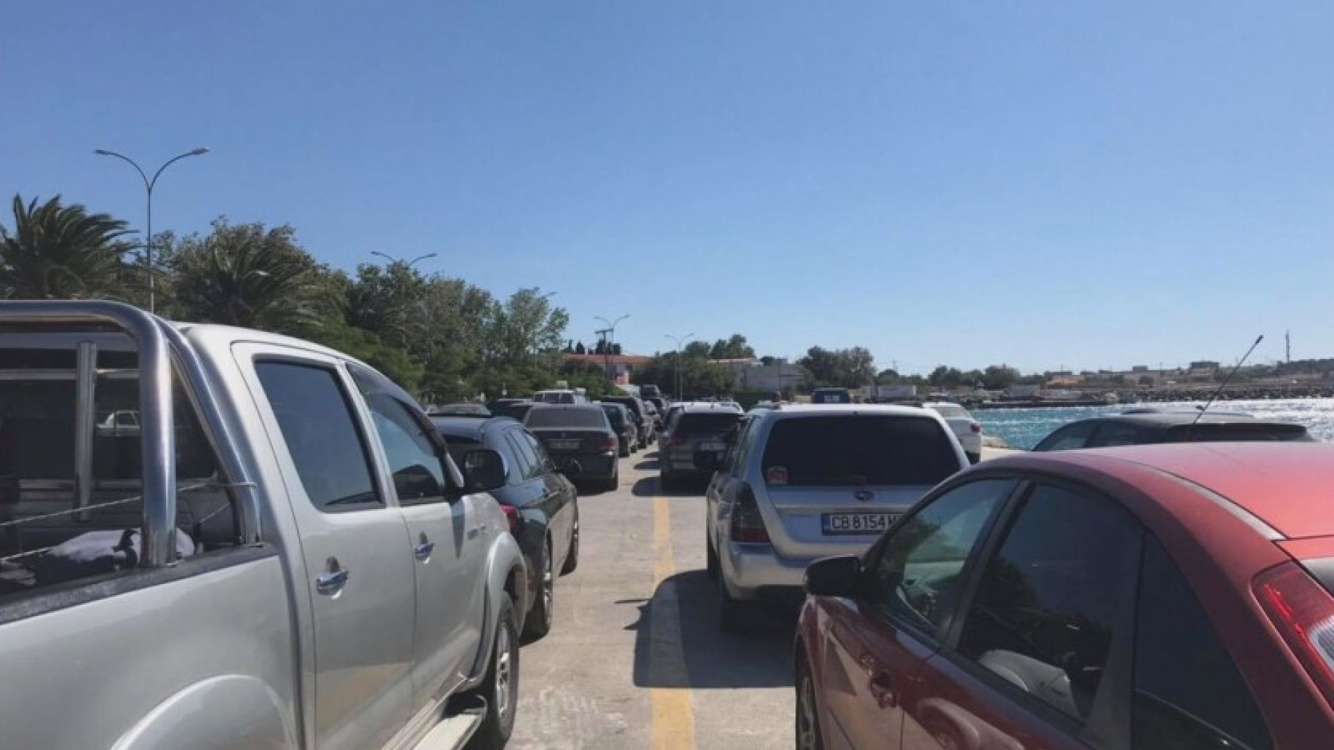 Българските туристи блокирани на гръцкия остров Самотраки могат да получат