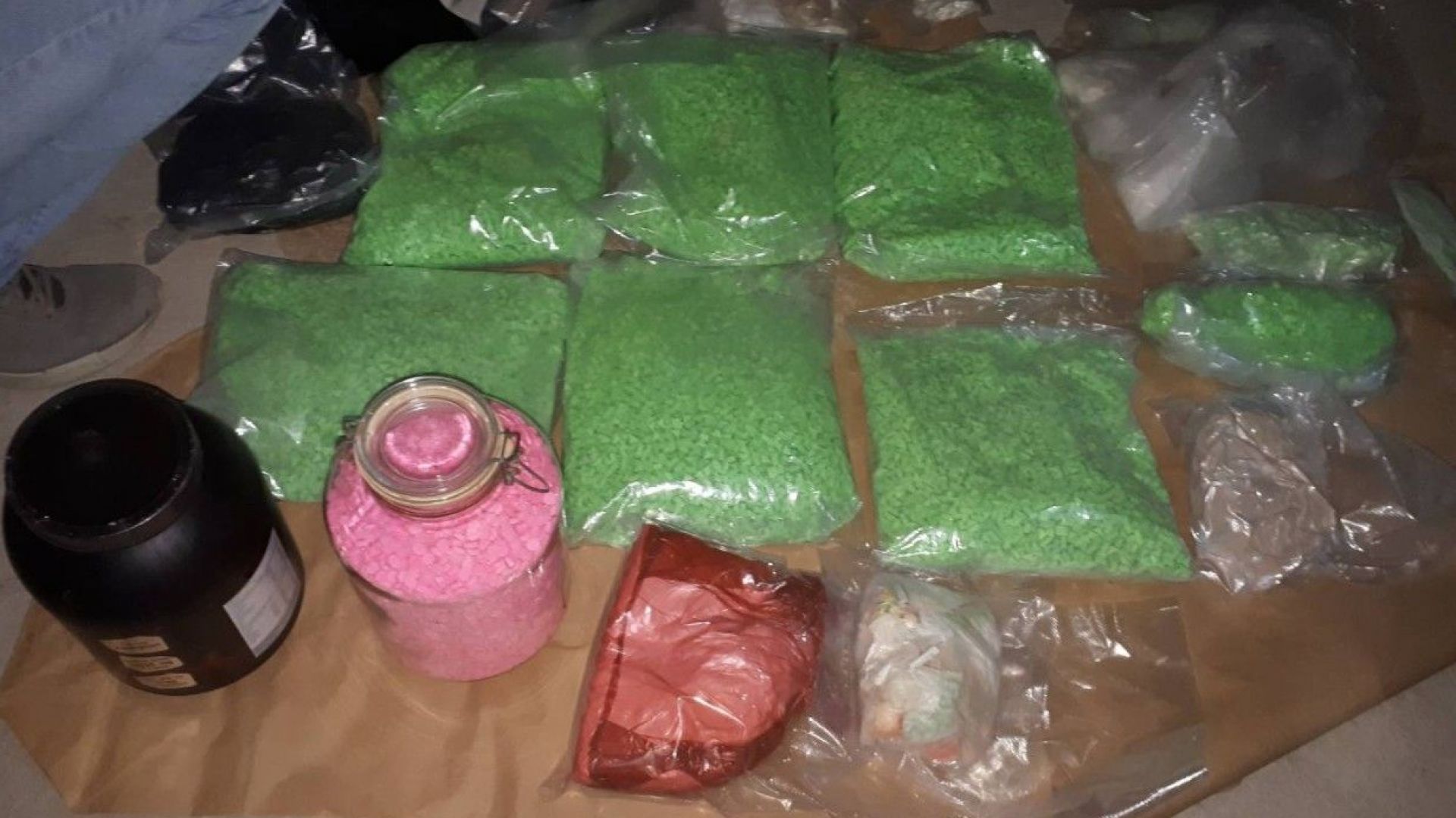 Огромното количество наркотици открити от разследващи от ГД Борба с организираната