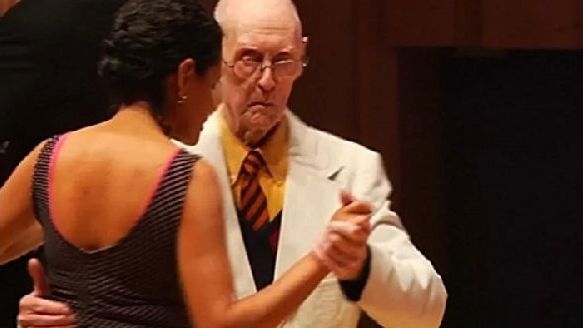 99-годишен ветеран се състезава на Световното по танго в Аржентина