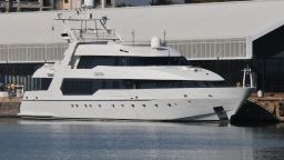 Тайно изчезна арестувана в Сардиния яхта на руски милиардер