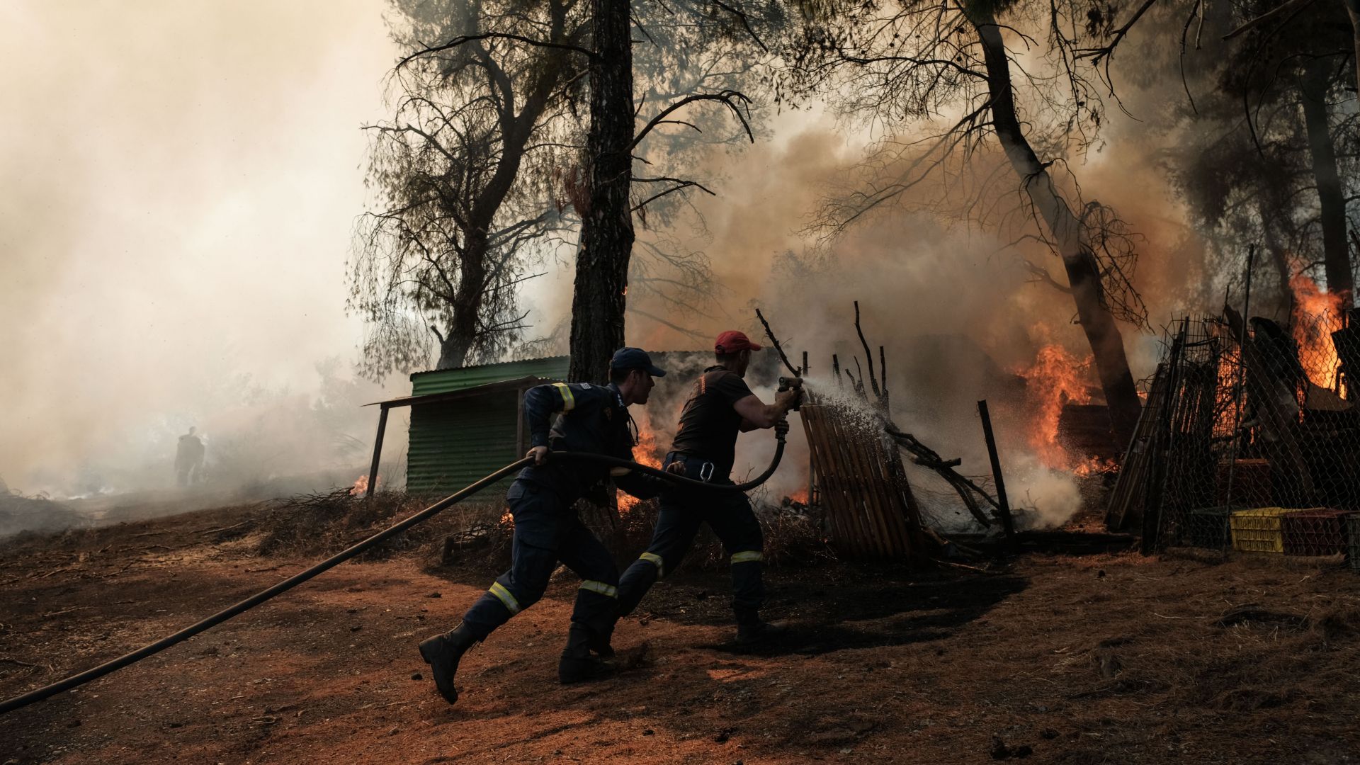 Гръцките власти откриха улики за умишлен палеж на горите (снимки)