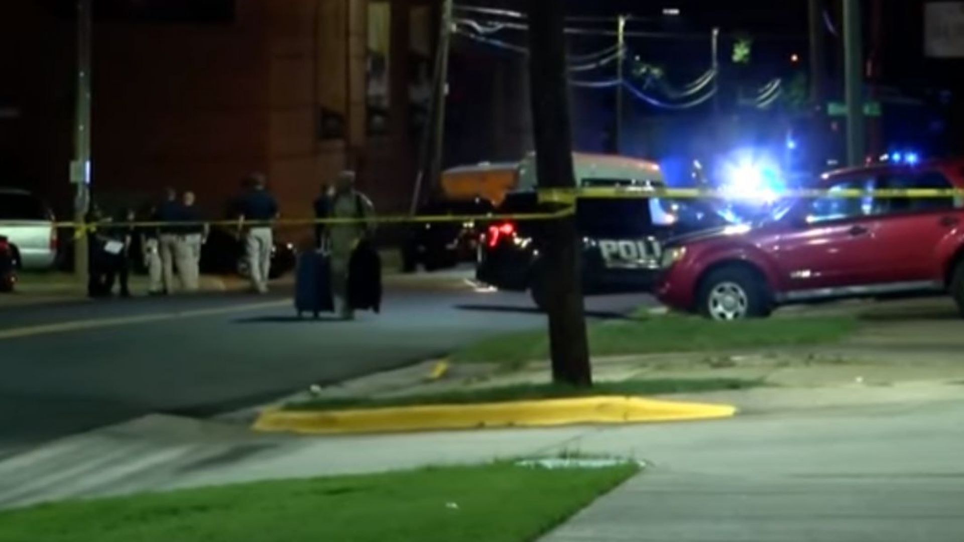 Двама души бяха убити а други трима ранени по време