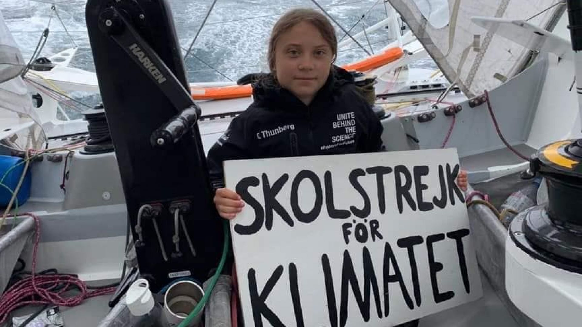 Грета Тунберг зове за стачка в защита на климата от борда на яхта на път към САЩ