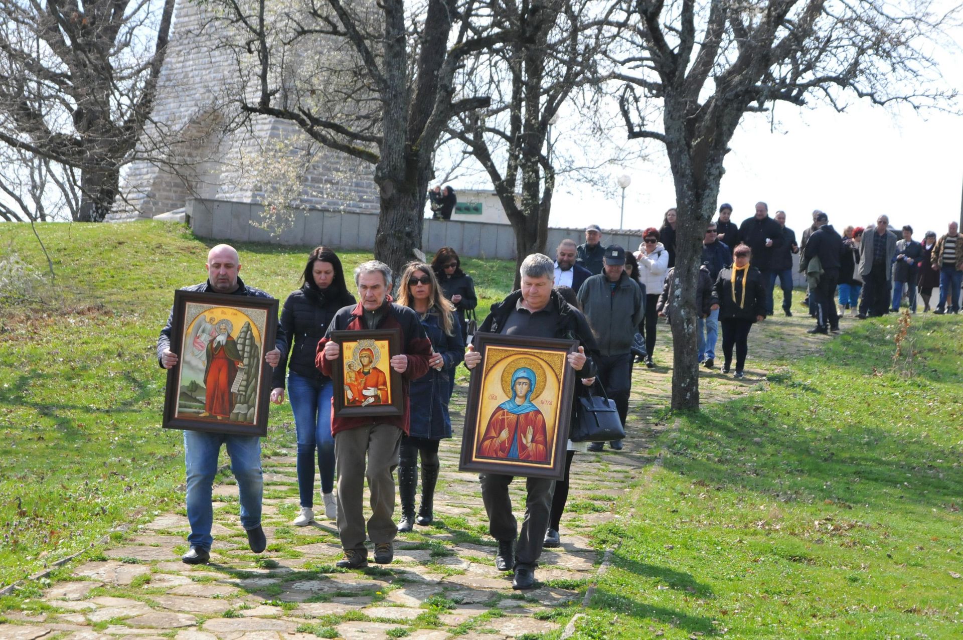 Хиляди родолюбиви българи се очаква да се включат в събора на Петрова нива