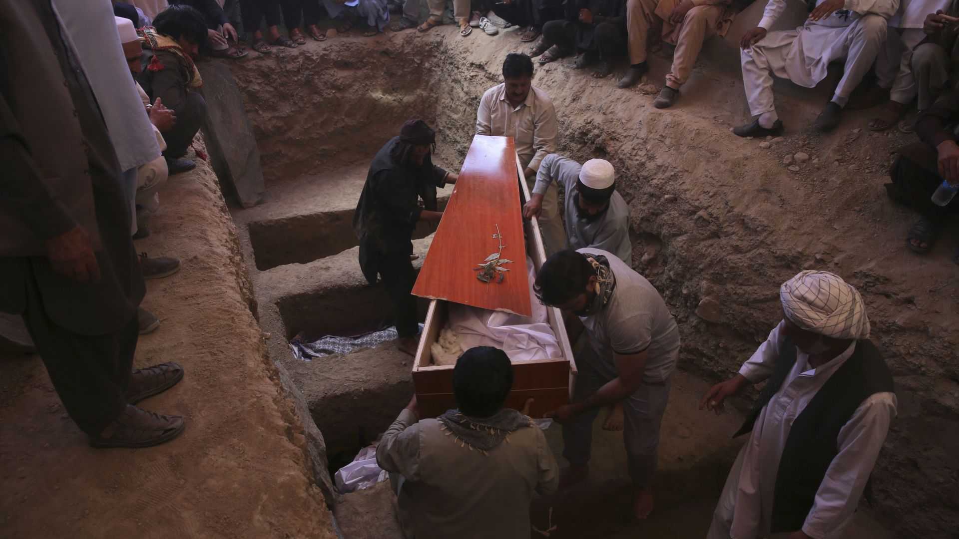 Терористичната група Ислямска държава пое отговорността за самоубийствения атентат срещу