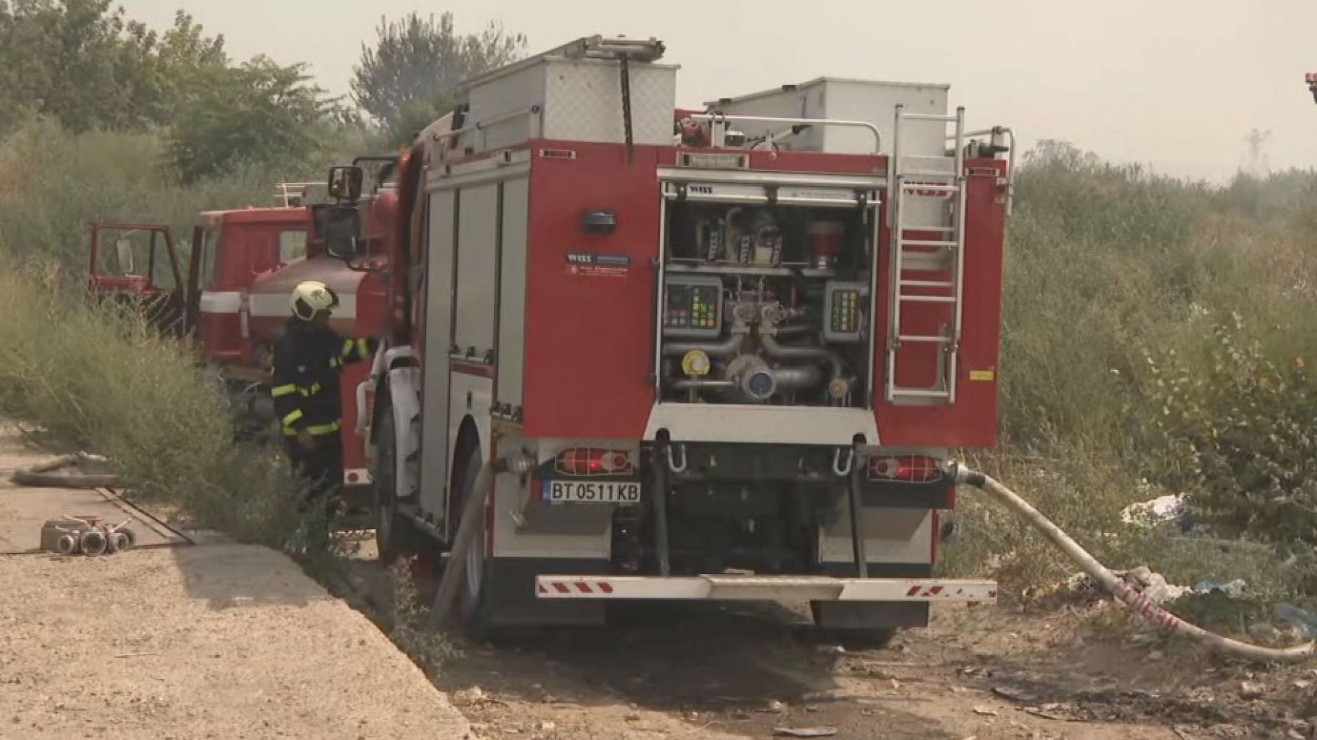 Закритото преди години сметище на Свищов отново се запали днес