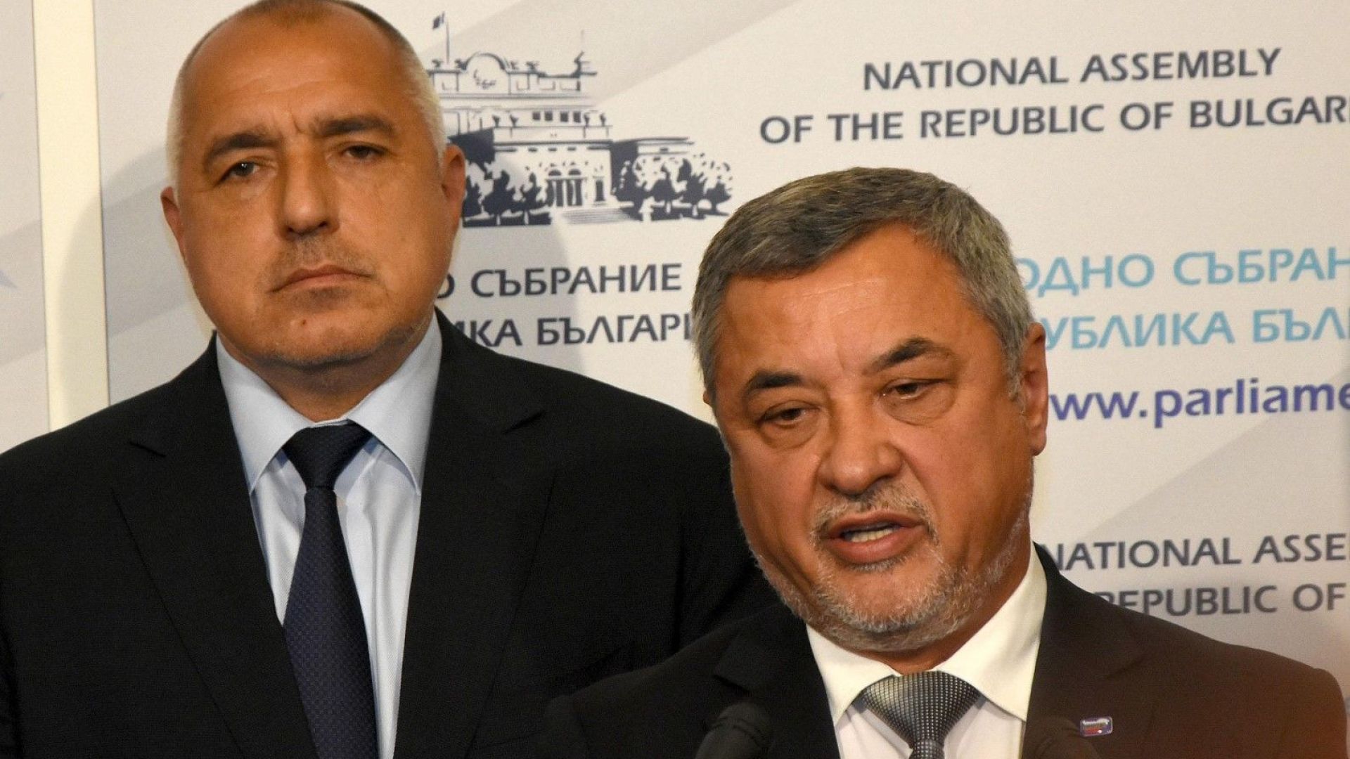 Има ли икономическо политическа криза в страната каквато вчера очерта лидерът